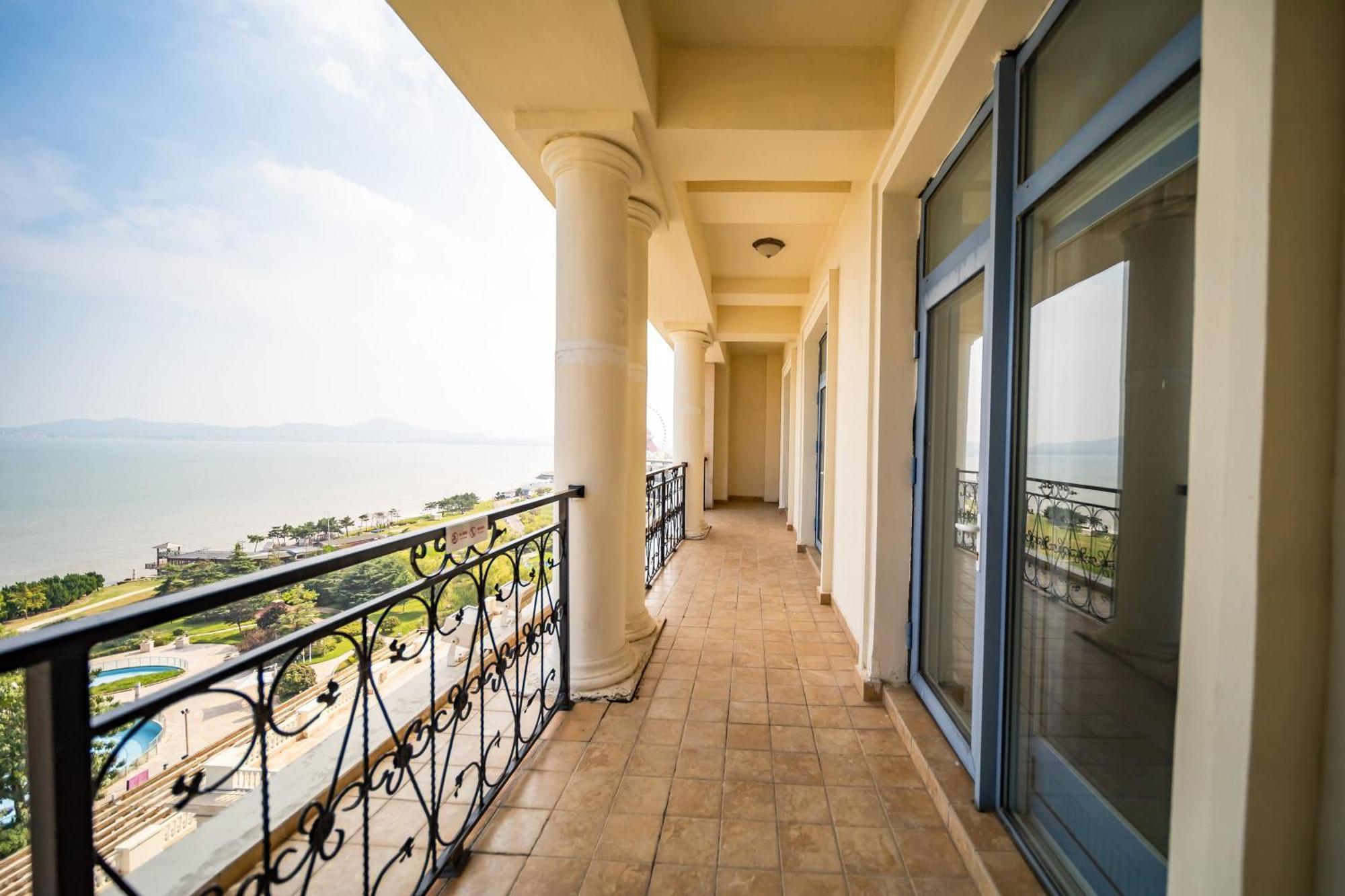 Crowne Plaza Ocean Spring Resort By Ihg Jimo Exterior foto