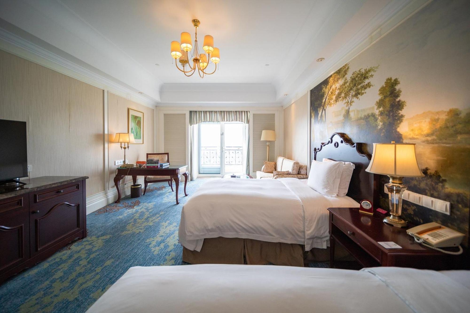 Crowne Plaza Ocean Spring Resort By Ihg Jimo Exterior foto